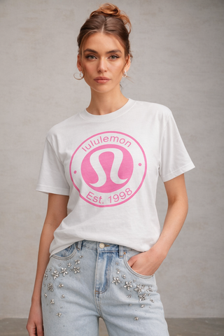 Тениска White & Pink – Sporty Chic визия