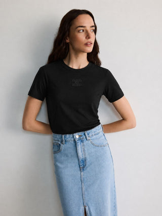 Дамска тениска с дискретно лого в черен цвят